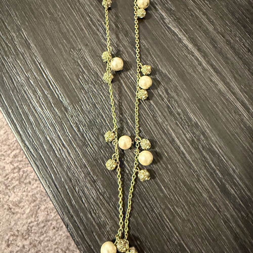 Elegant Gold and Cream Necklace